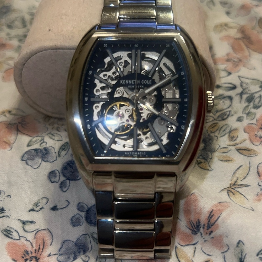 Kenneth Cole New York
Men’s automatic  skeleton steel band watch